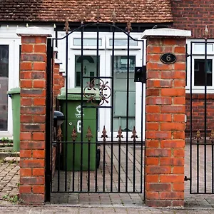 Cozy Double - Only , London United Kingdom